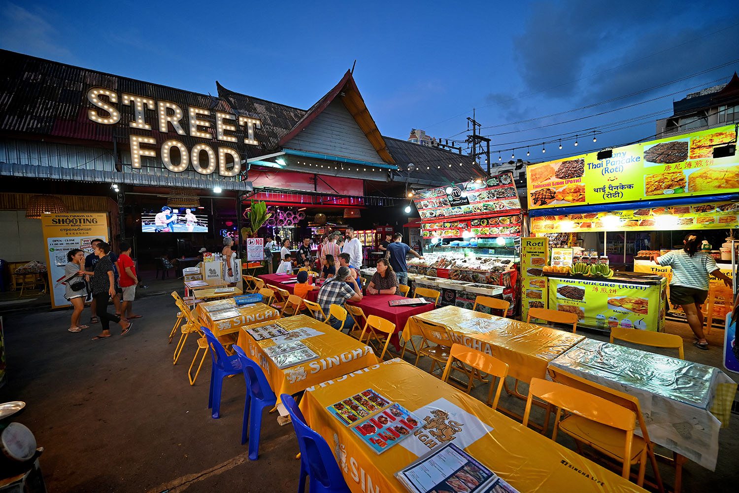 Bangla Road — Главная улица ночной жизни Пхукета
