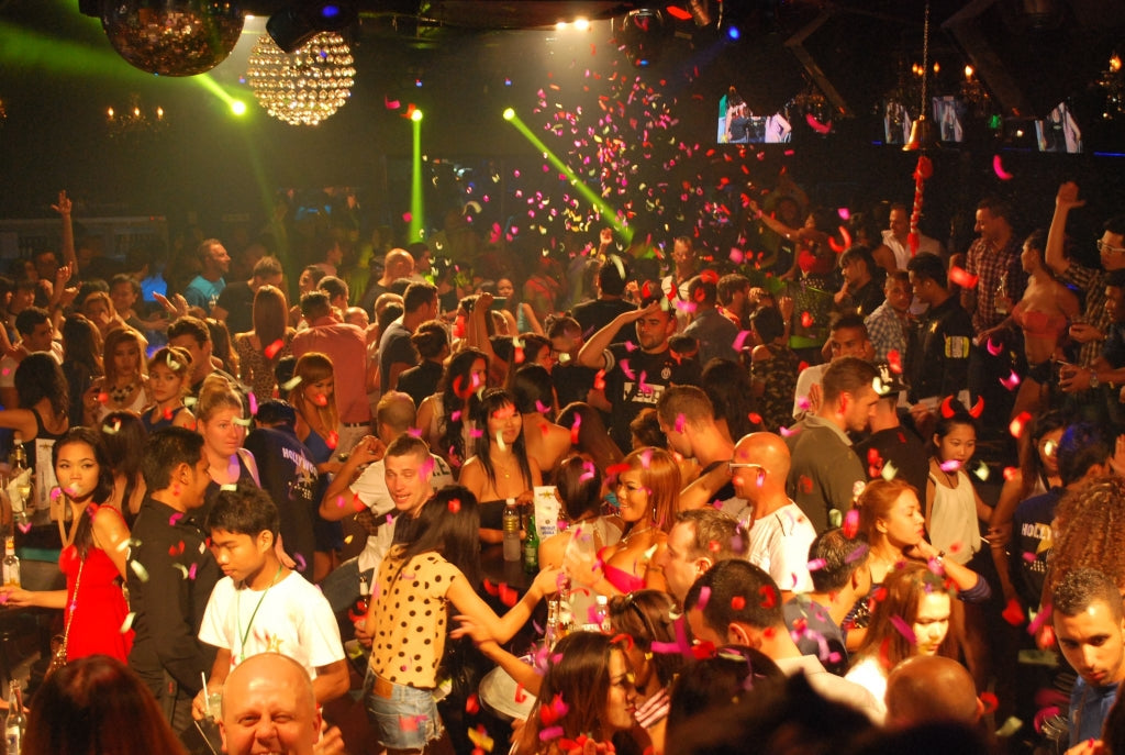 Hollywood Phuket — Старинный клуб с two-stage форматом