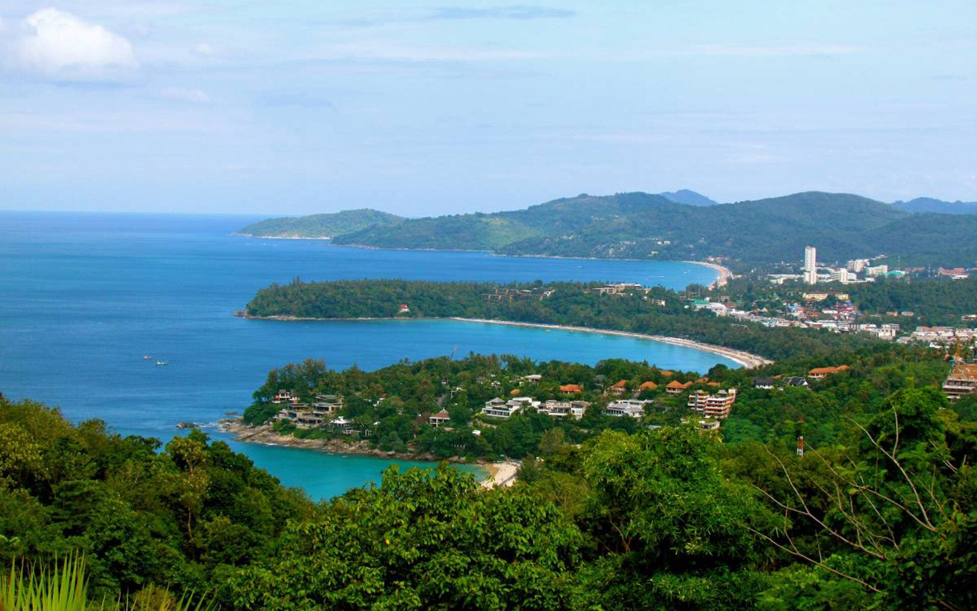 Karon Viewpoint — Три пляжа в одном кадре