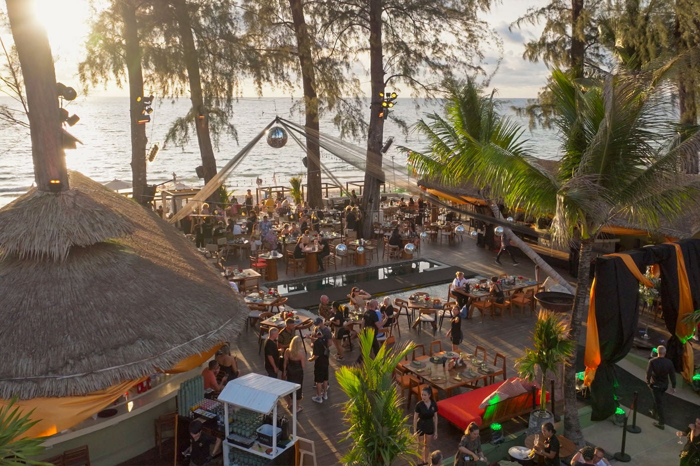 Maya Beach Club Phuket — Эпицентр вечеринок на Банг Тао