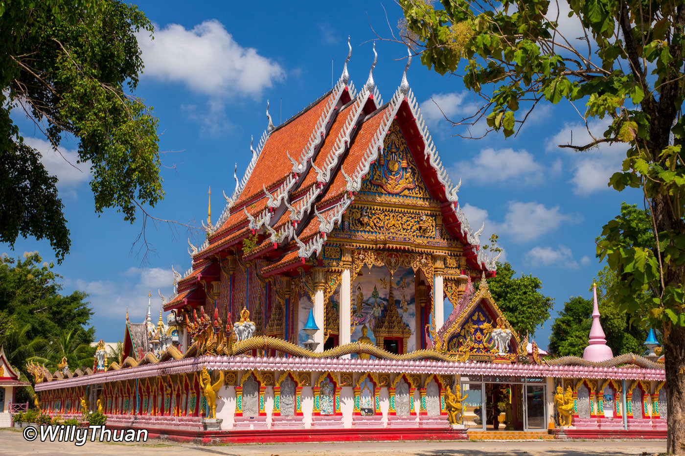 Phra Nang Sang Temple — Храм на острове