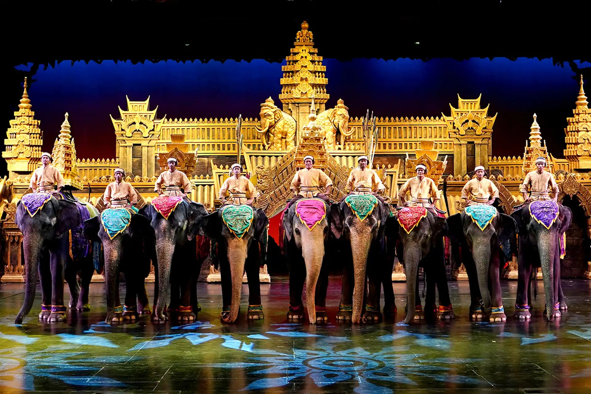 Phuket FantaSea — Сказочное шоу и культурный парк