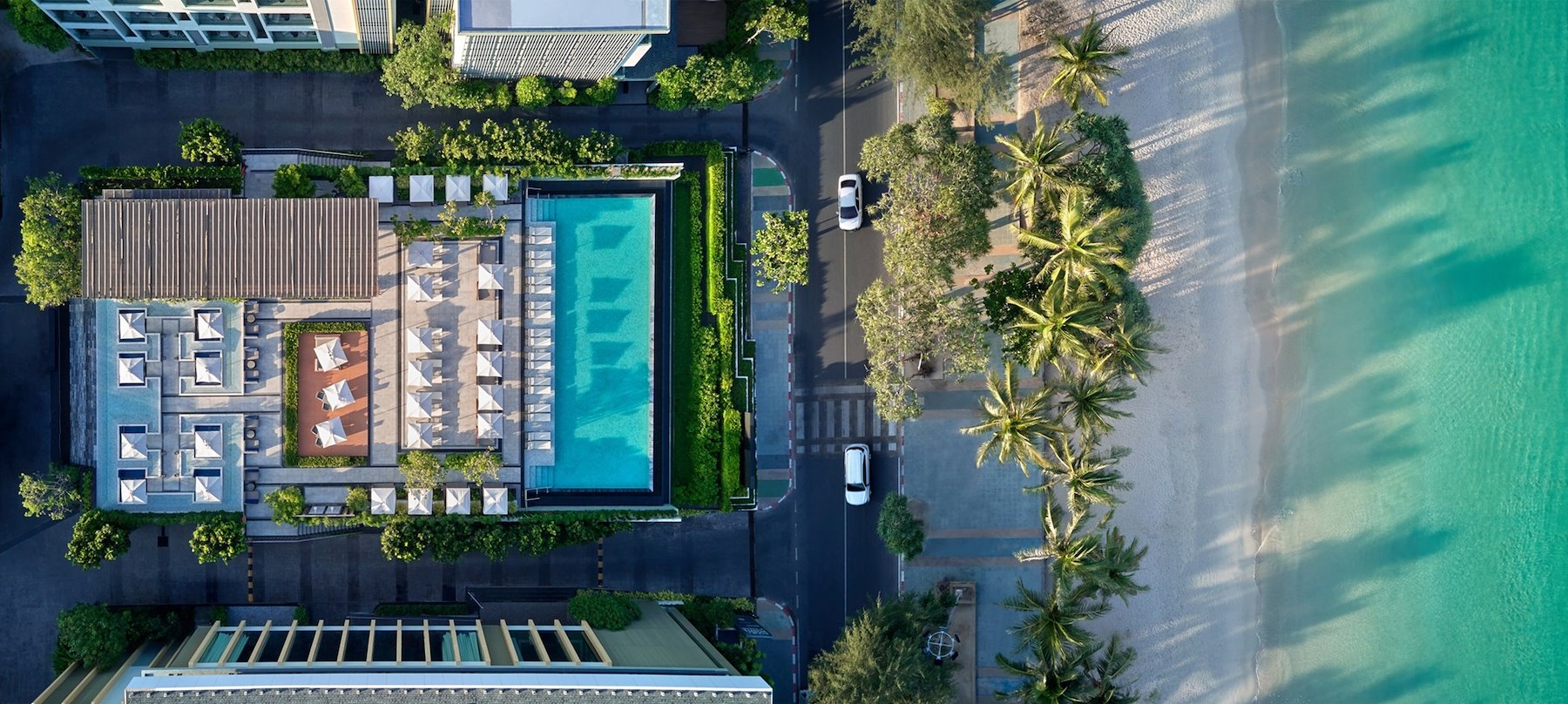 The Deck Beach Club Patong — Rooftop с видом на бухту