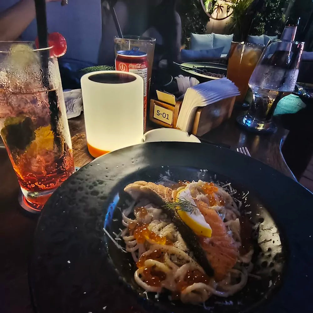 YUUHI Beach Club & Karaoke — Японский закат на пирсе